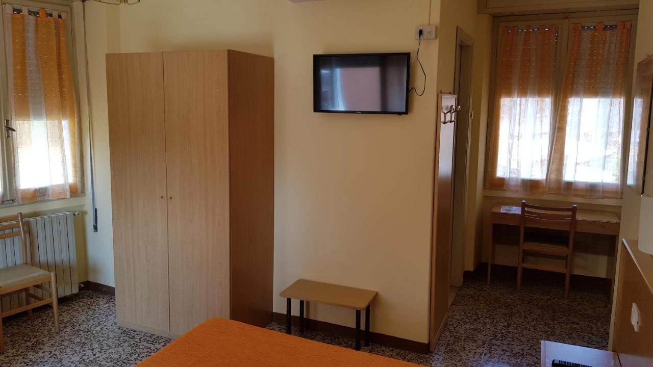 Albergo Meuble Olivi Toscolano Maderno Exteriér fotografie