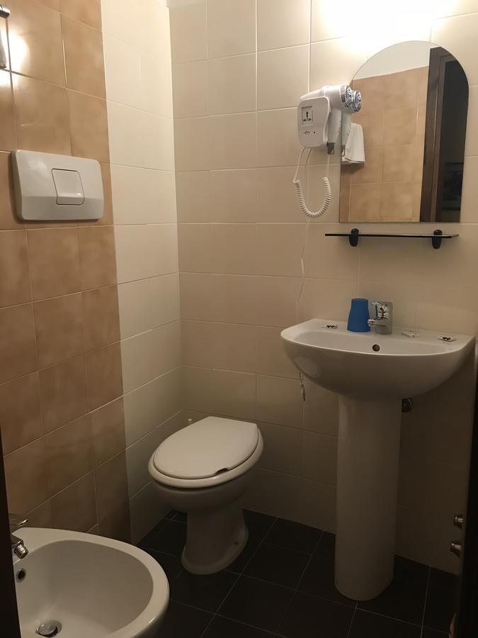 Albergo Meuble Olivi Toscolano Maderno Exteriér fotografie