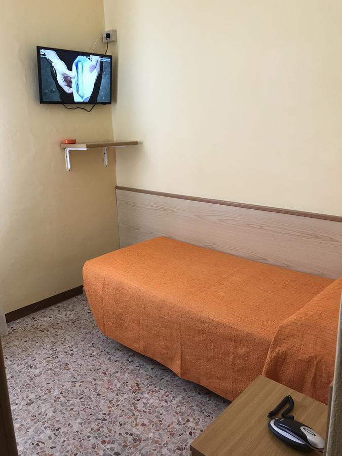 Albergo Meuble Olivi Toscolano Maderno Exteriér fotografie