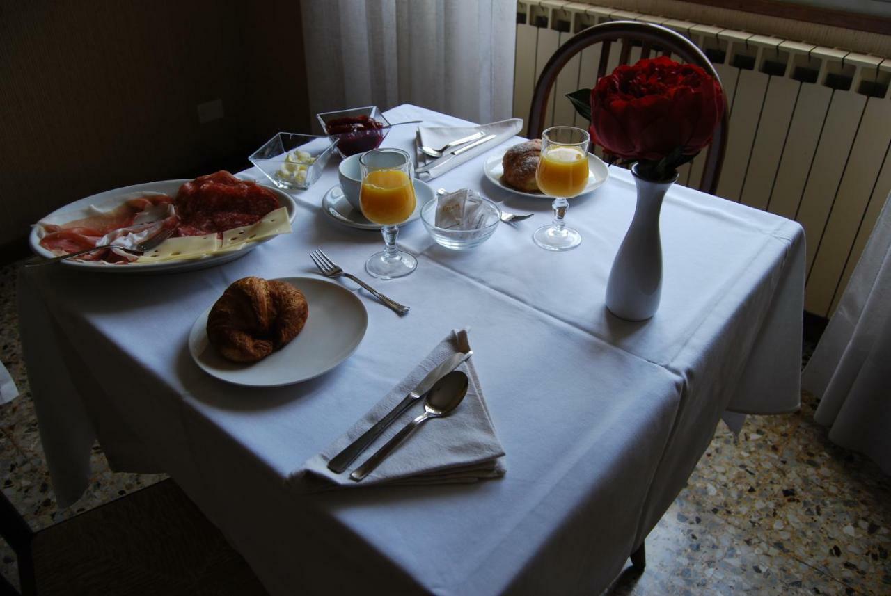 Albergo Meuble Olivi Toscolano Maderno Exteriér fotografie